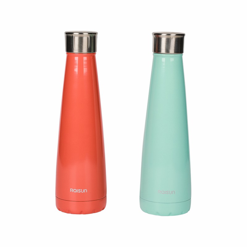 Sport Bottle Keeps Athletes Hydrated During Activity